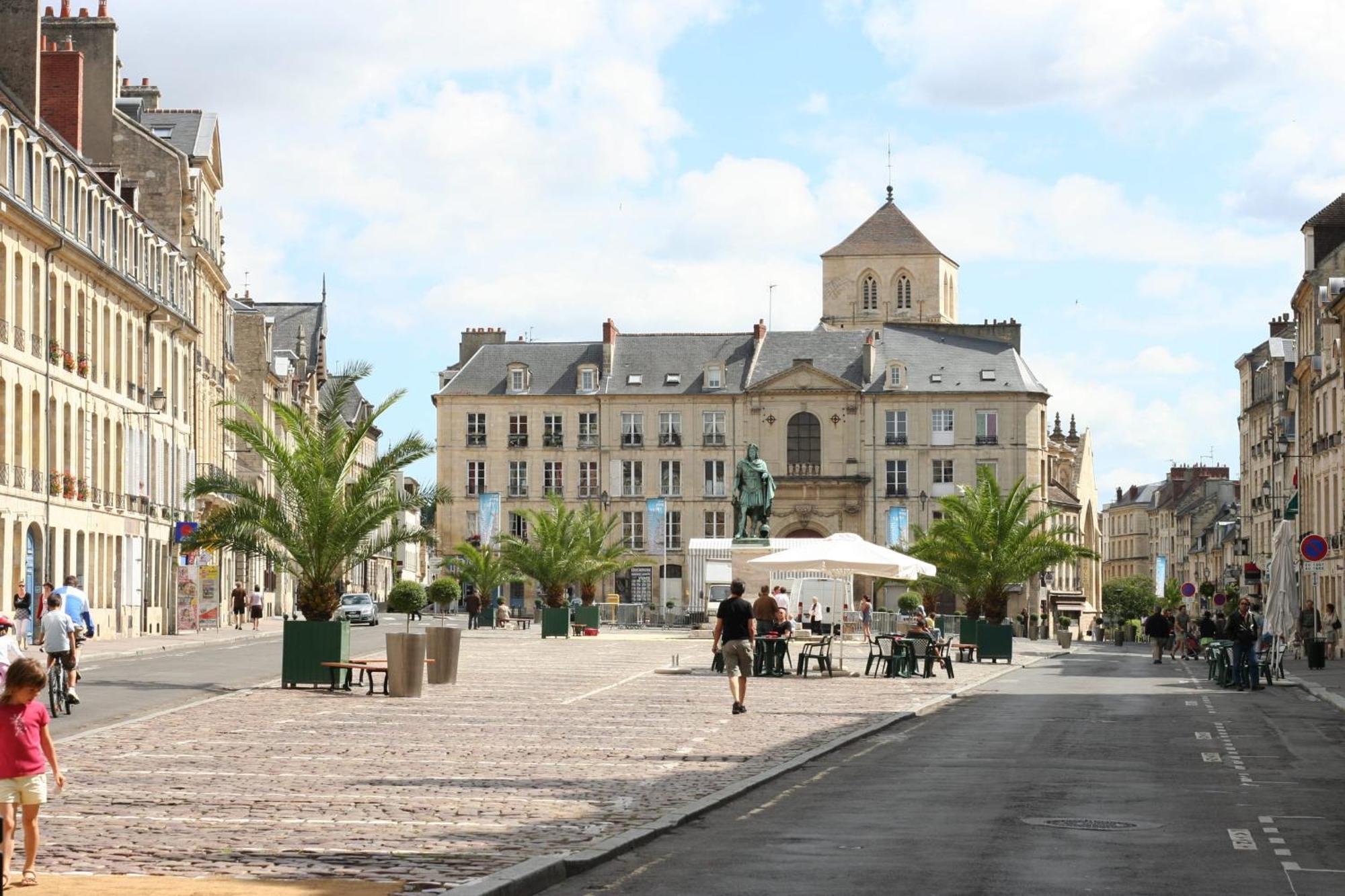 Le Castel D'Orne - Piscine Et Terrasse Кан Экстерьер фото